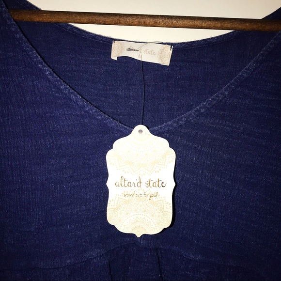 NWT Altar’d State Deep Blue loose Top long sleeve - Picture 2 of 4